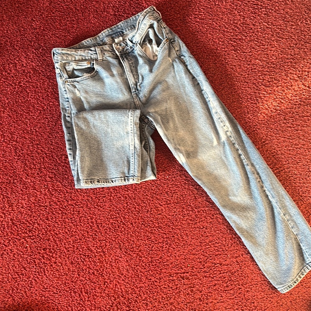 H&M straight high wasted jeans